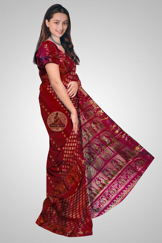 Golden zari pallu of Swarnachari silk saree with lotus & conch motifs – Bengal handloom weave