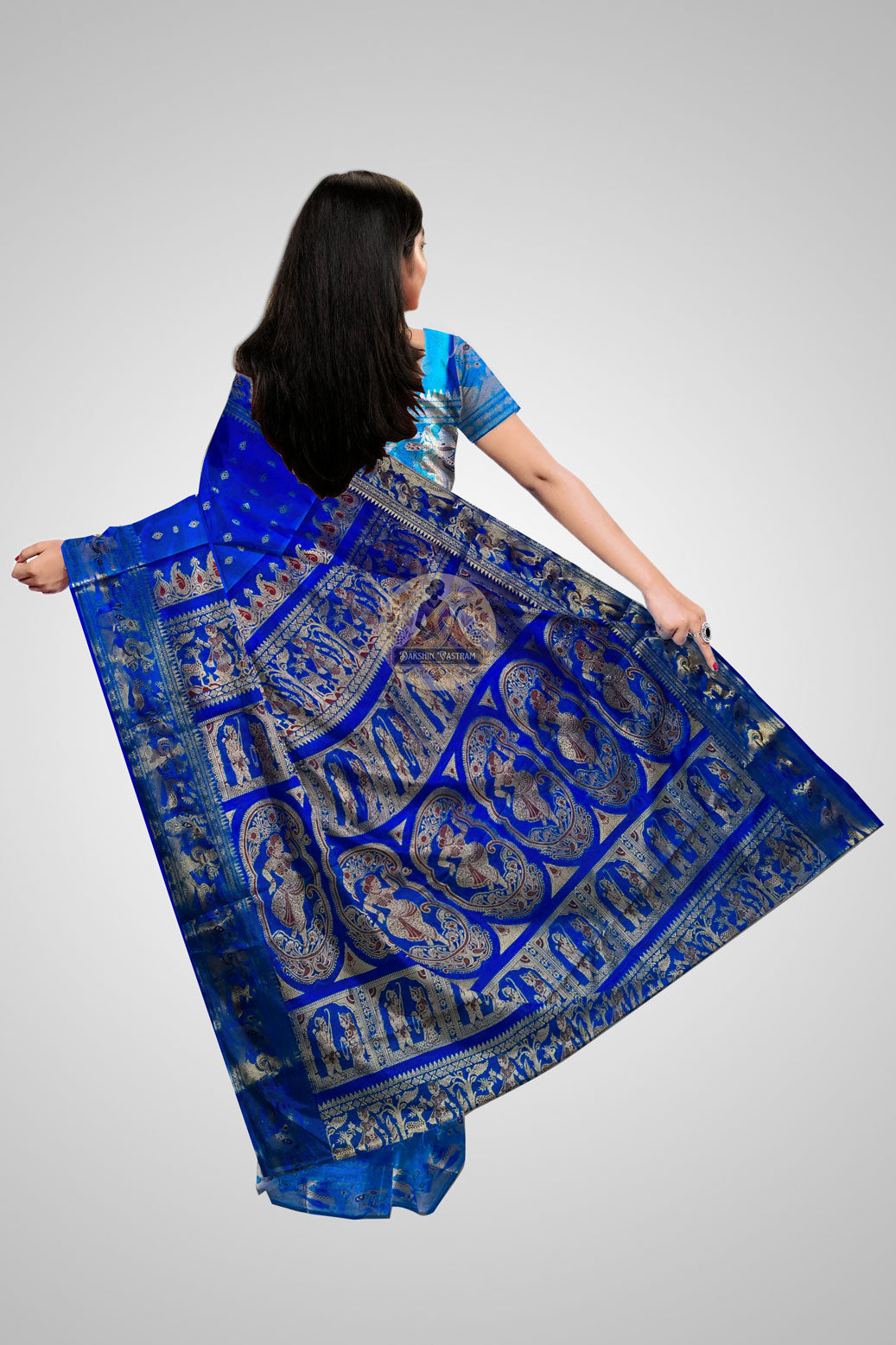 Buy Handloom Swarnachari Sarees – Rear view showing elegant pallu drape