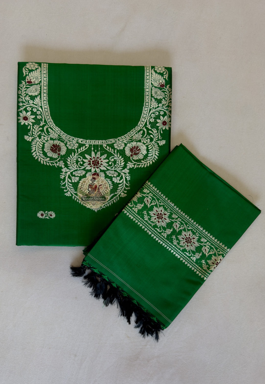 Natural lustre of pure mulberry silk in verdant green Baluchari kurti piece — ideal for weddings and cultural celebrations