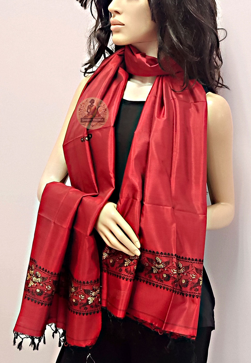Explore Silk Stole Online – Rear look showcasing fine weaving