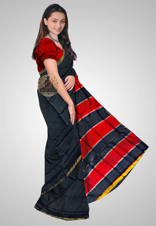 Handloom silk saree side angle – Drape and fall in natural light