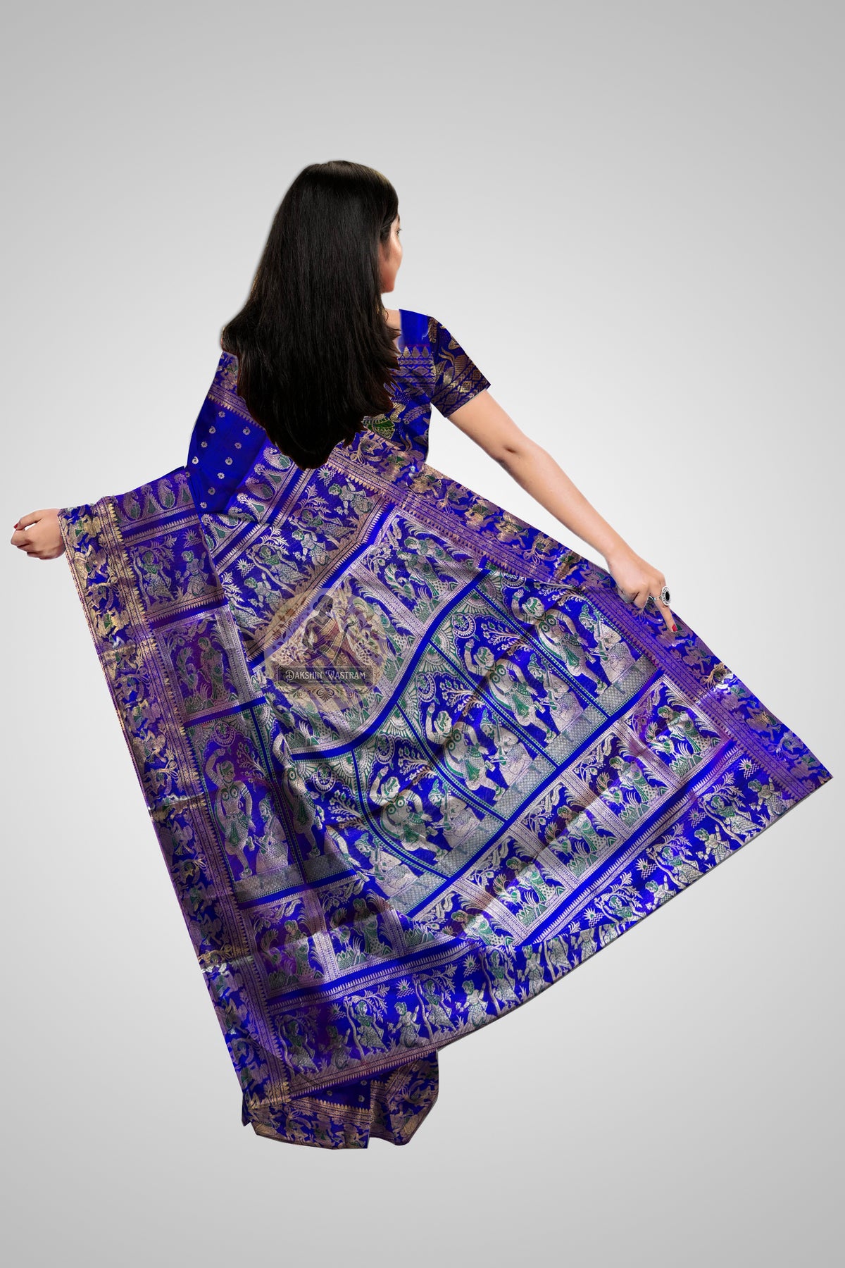 Buy Swarnachari Saree online – Model showcasing temple border highlights