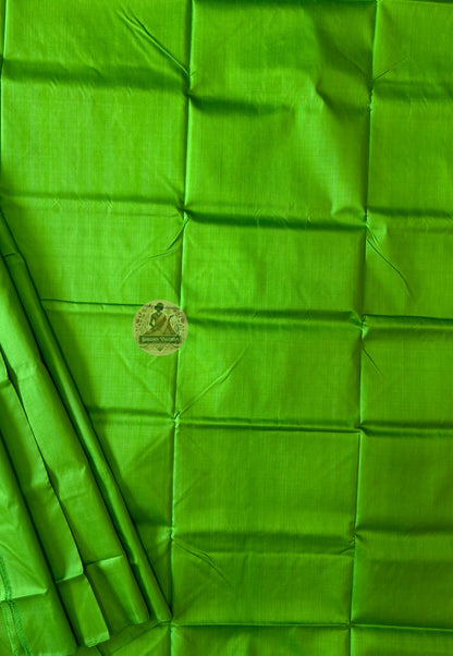 Flat lay of pure Bengal silk than saree in rich handwoven fabric – available online for UK delivery