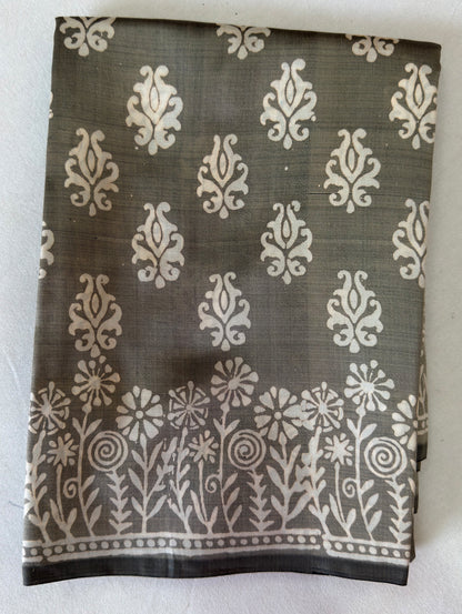 Shop Bishnupur Mulberry Saree online – Full saree laid flat display