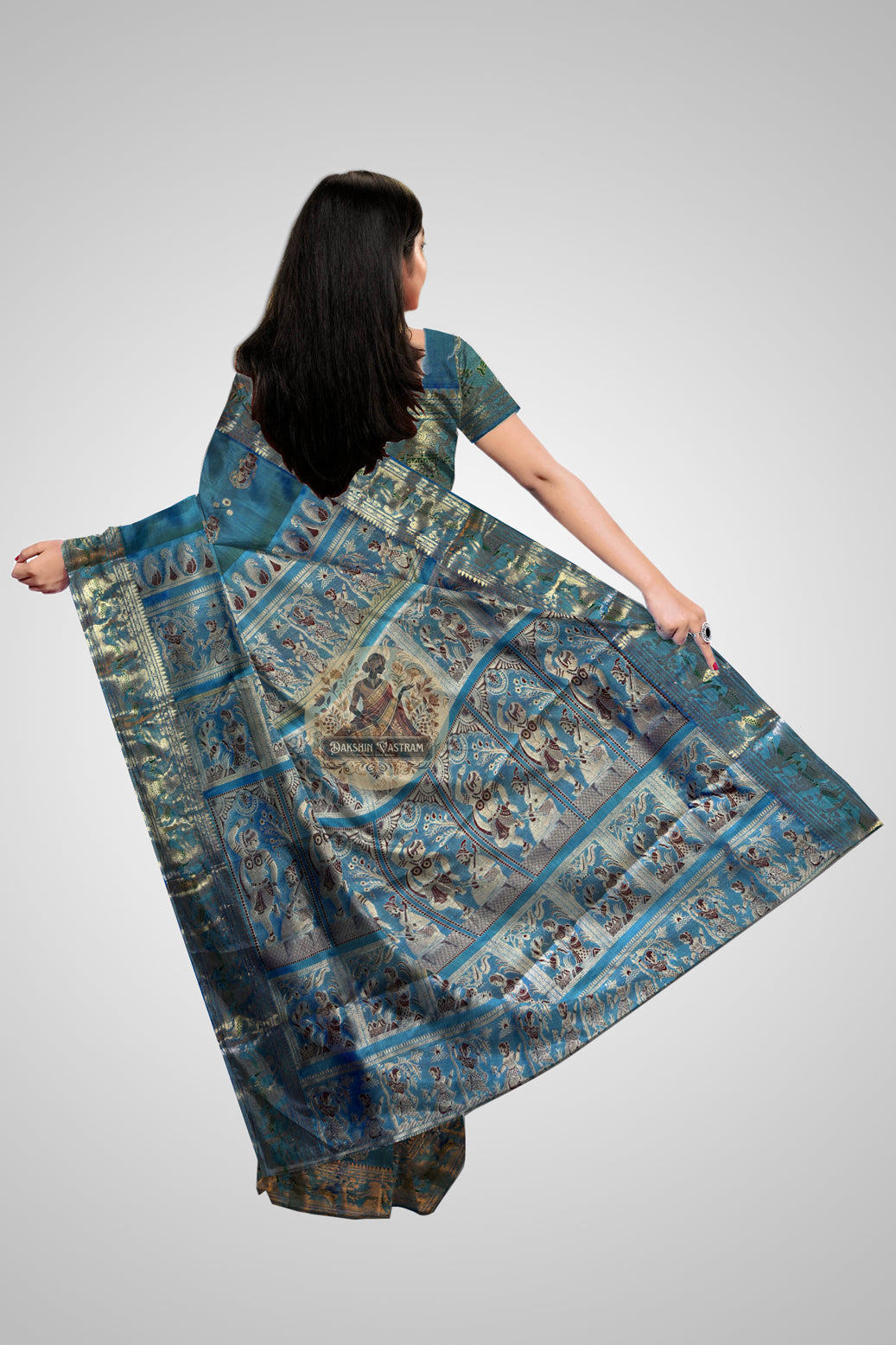 Buy Handloom Swarnachari Saree online – Close-up of intricate motif weaving