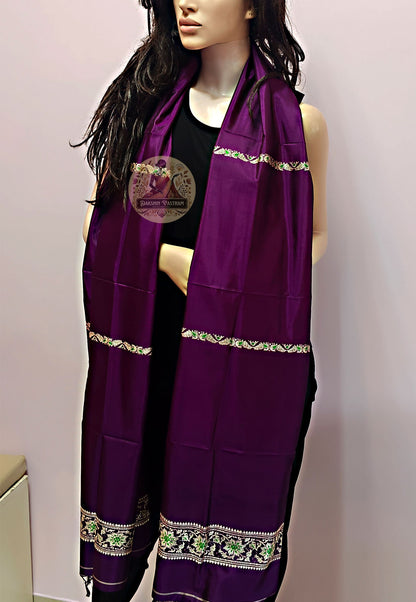 Order Handwoven Stole – Close-up of traditional fabric