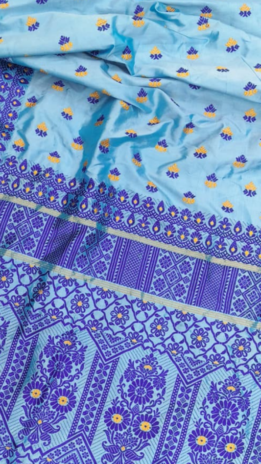 Shop Assam Silk Saree India – Elegant side drape of handloom saree