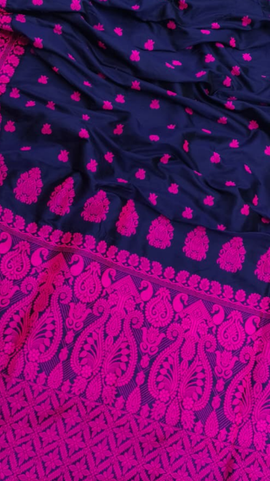 Shop Assam handloom saree India – Side view of silk saree drape