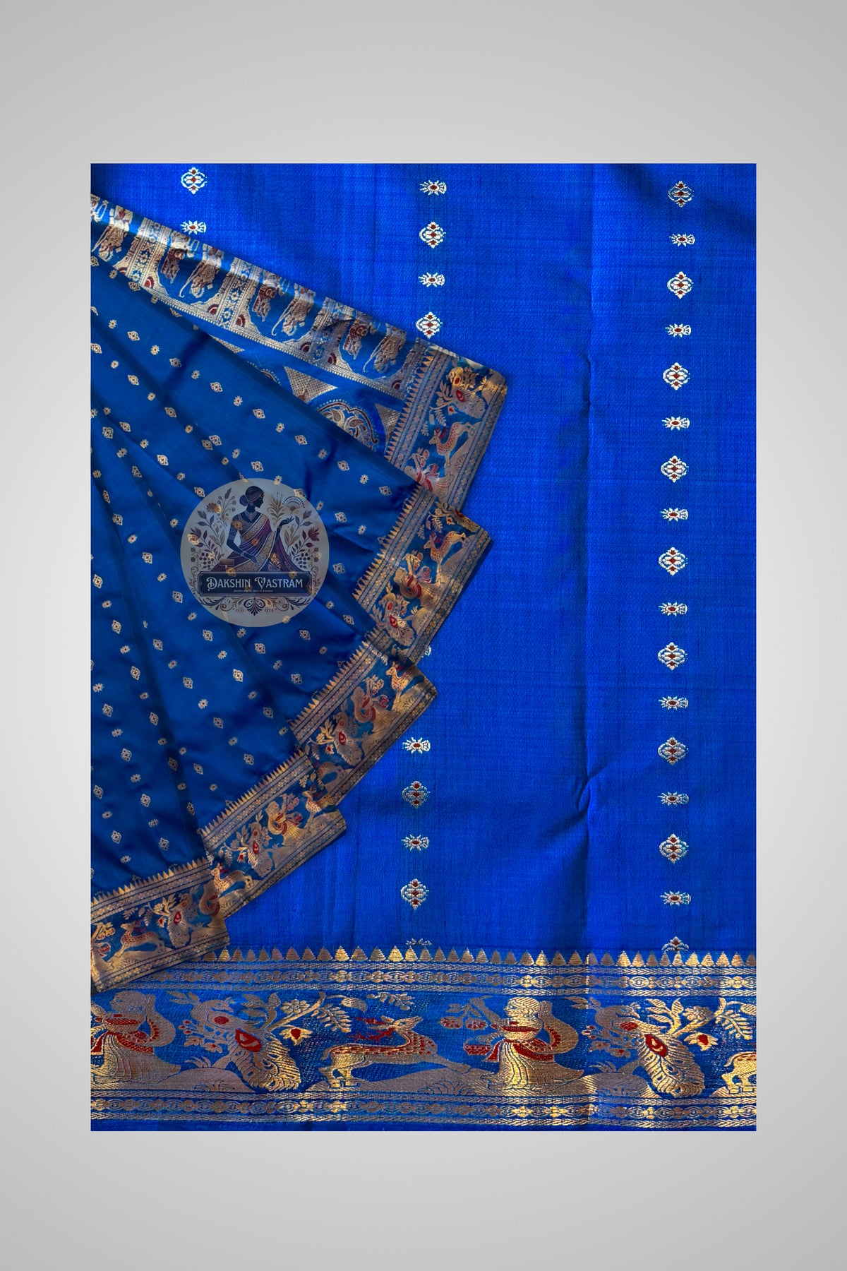Shop Handloom Swarnachari Saree online – View of anchal and zari work