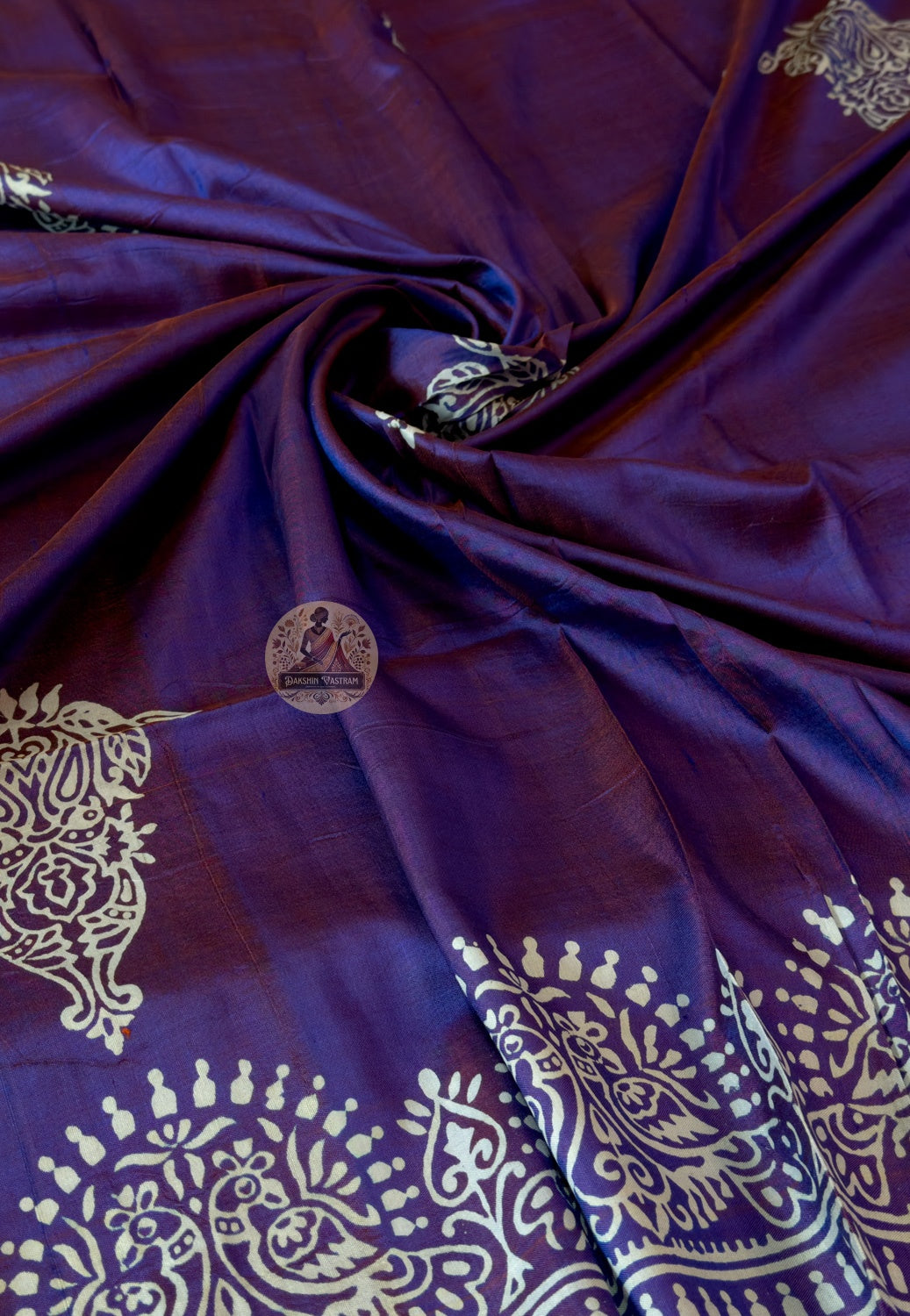 Close-up of Bishnupur Pure Katan Silk Saree – multiple twisted threads woven into extraordinary dense silk fabric by master craftsmen in Bishnupur, West Bengal | Dakshin Vastram