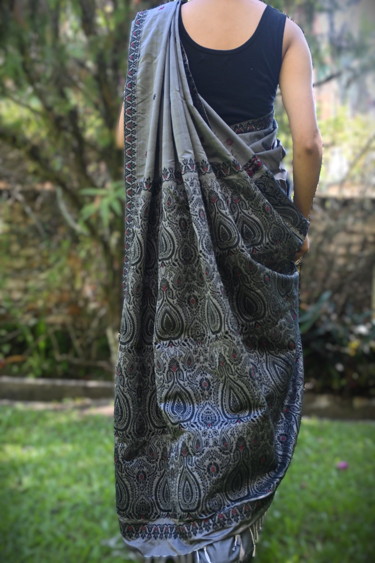 Buy Mulberry Silk Saree – Rear view showcasing classic pallu