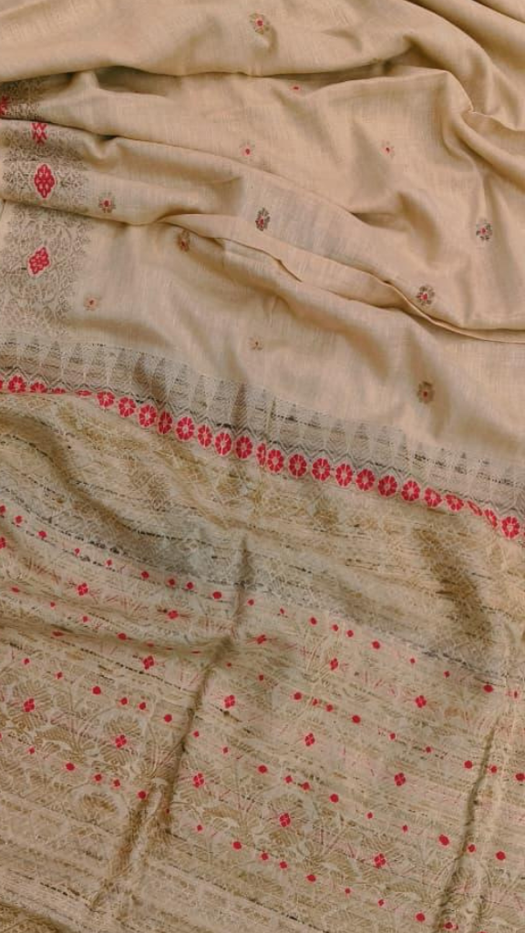 Woman wearing handwoven Eri Silk Saree at Dussehra celebration in Mysuru, traditional Indian festive ethnic wear from Assam