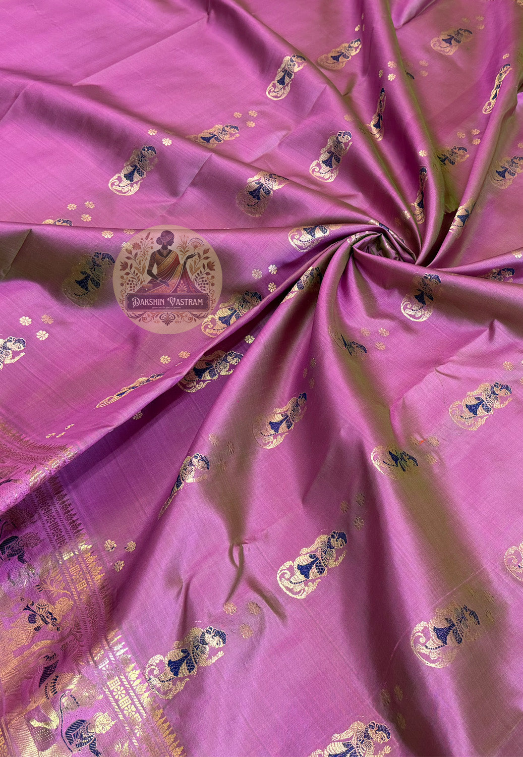 Buy Swarnachari Saree online – Folded view highlighting craftsmanship