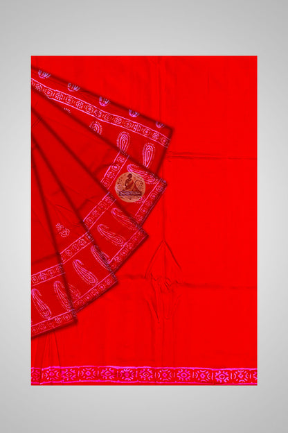 Shop Traditional Silk Saree online – Intricate weaving close-up view