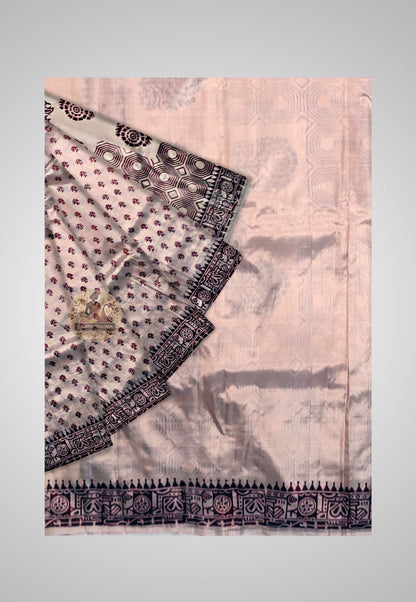 Order Handwoven Sarees Online – Intricate detailing close-up