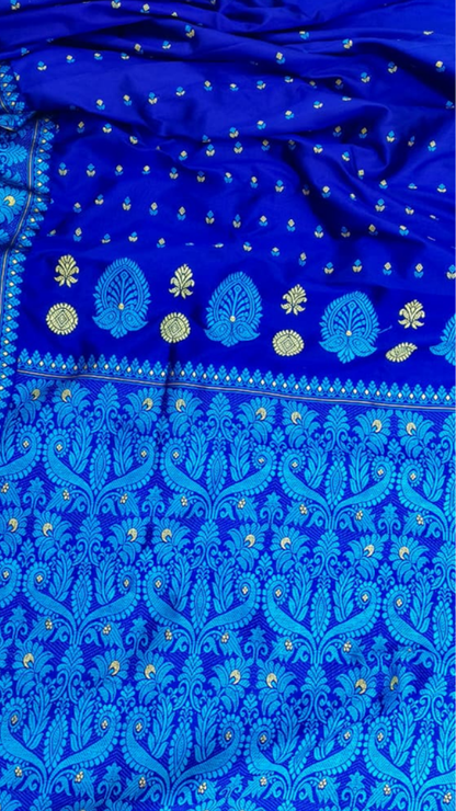 Shop Handloom Assam Saree – Detailed weaving craftsmanship view