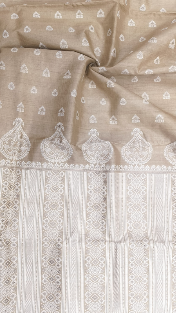 Shop Traditional Silk Saree – saree styled with matching blouse