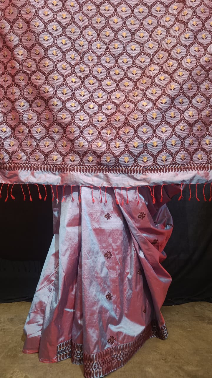 Shop Traditional Silk Saree – View of saree with stitched blouse