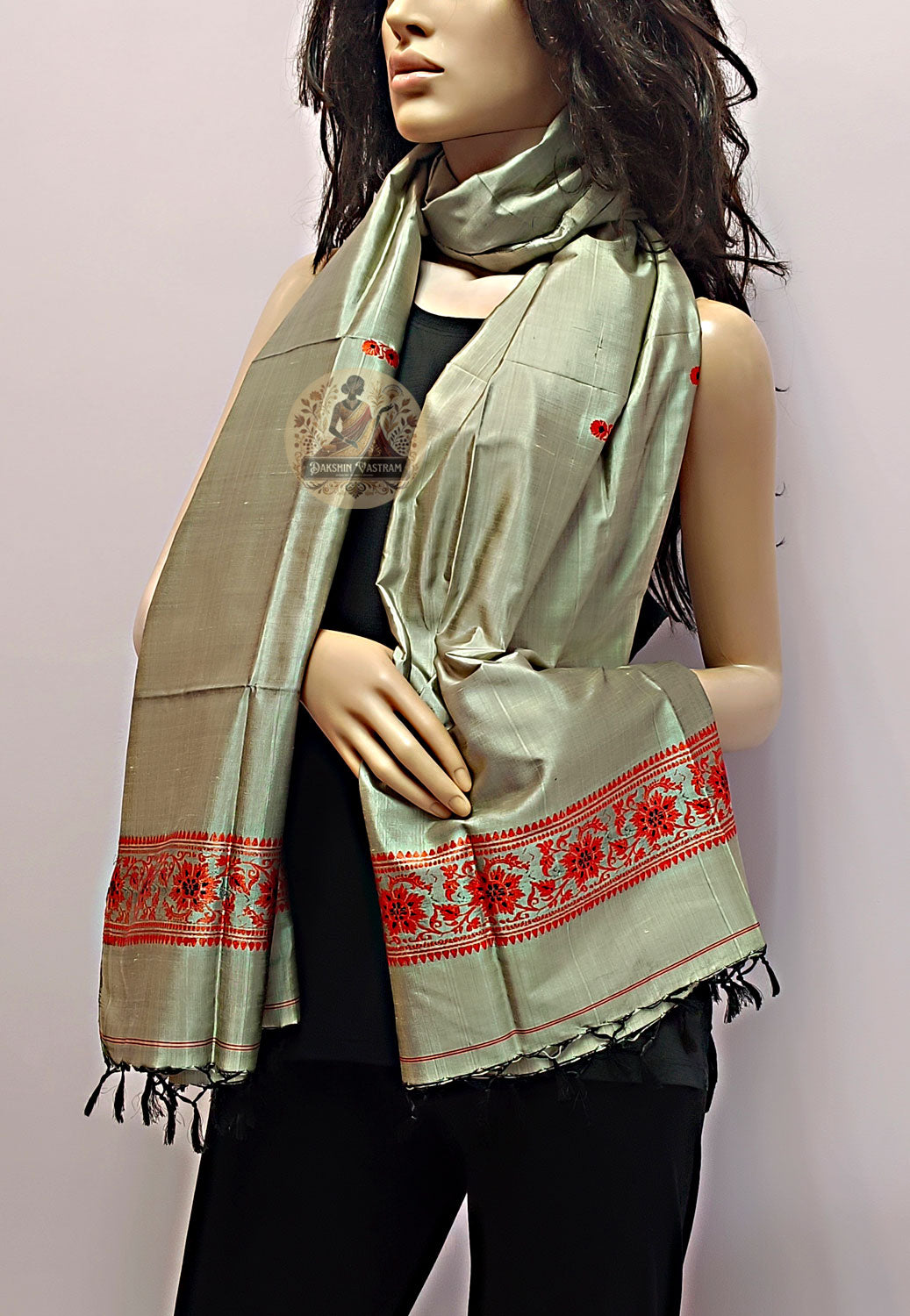 Discover Luxury Silk Stole – Rear view with detailed silk pattern