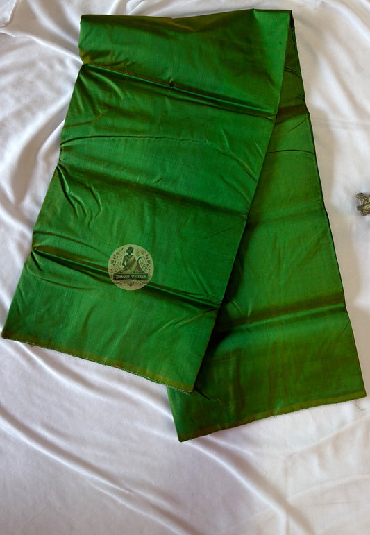 Detail shot of Bishnupur silk than weave – Bengal handloom saree for UK buyers
