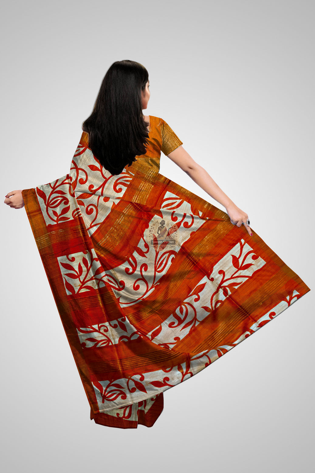 View traditional Tussar Saree – Rear pallu display of natural silk