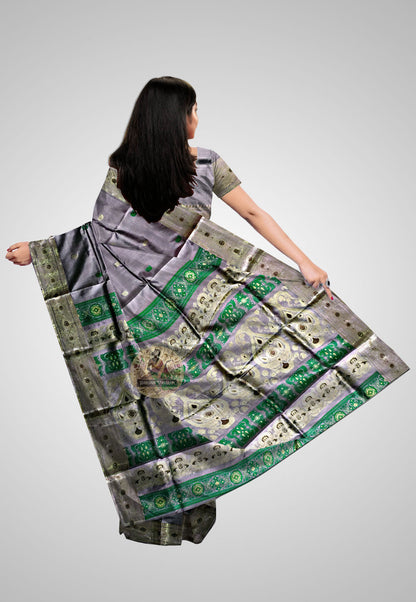 Buy Handloom Swarnachari Pure Silk Saree online – rear view