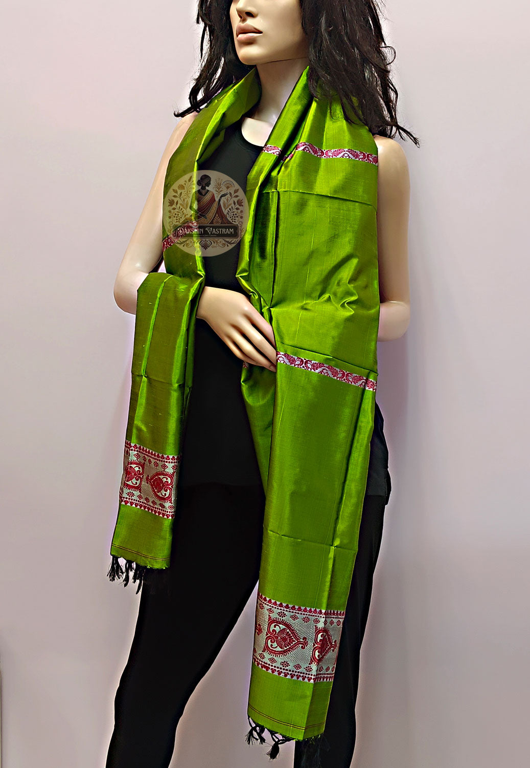 Order Indian Silk Stole online – Close-up of handwoven details