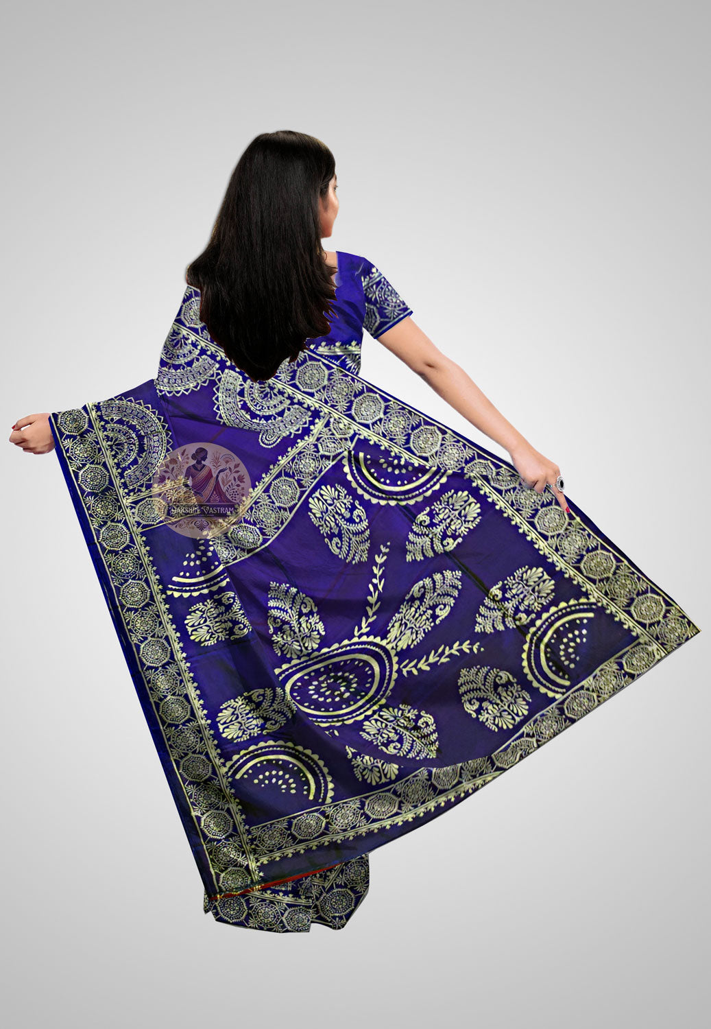 Rear profile of Pure Silk Saree – Flowing pallu with classic motifs