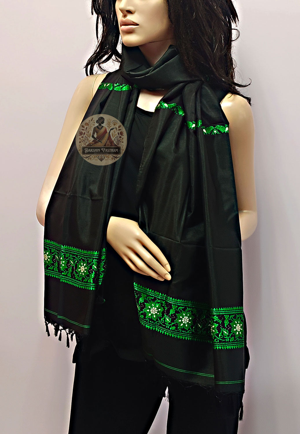 Buy Luxury Silk Stole – Close-up on artisanal texture