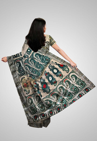 View Handloom Tussar Sarees – Rear shot highlighting pallu design
