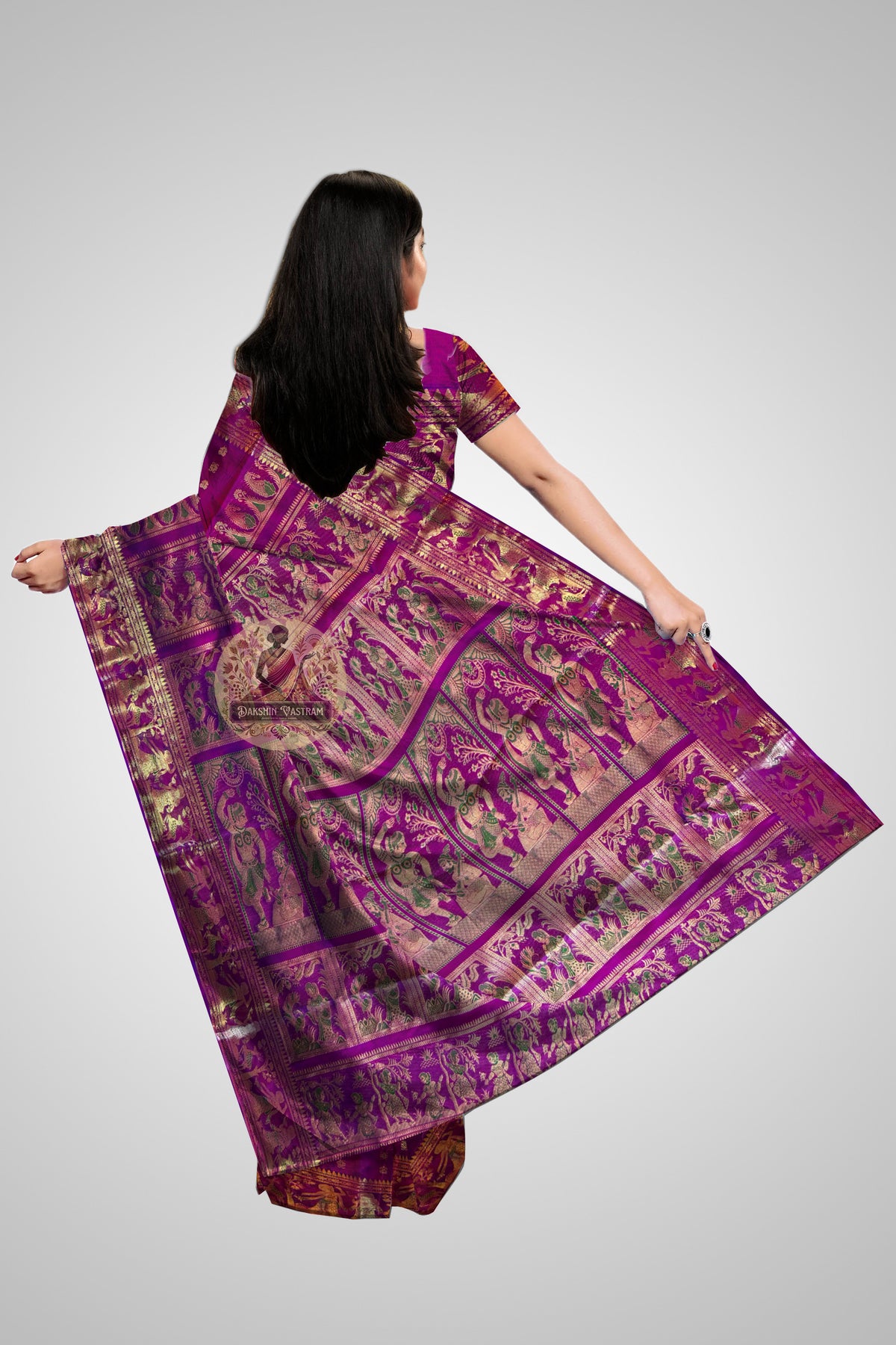Buy Handloom Swarnachari Sarees online – Rear view highlighting intricate pallu design