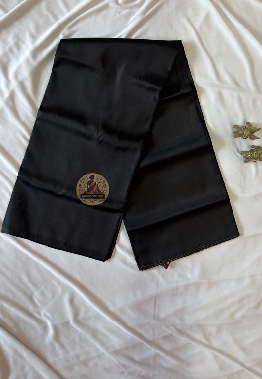 Close-up of Bishnupur silk than fabric showing unique colourway and handcrafted pit-loom weave texture