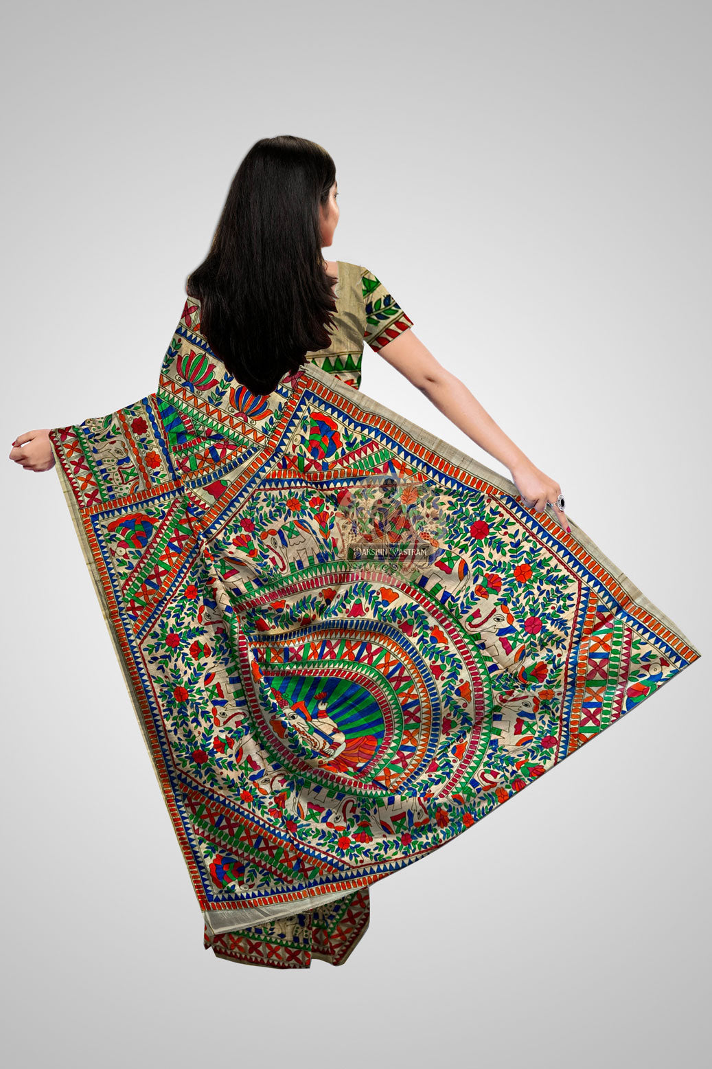 Buy Handwoven Tussar Saree – Rear view highlighting pallu fall