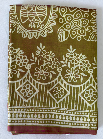 Bishnupur Silk Block Print Saree folded – premium artisan crafted pure silk saree by Dakshin Vastram, ships to USA, India, UK and EU with careful packaging