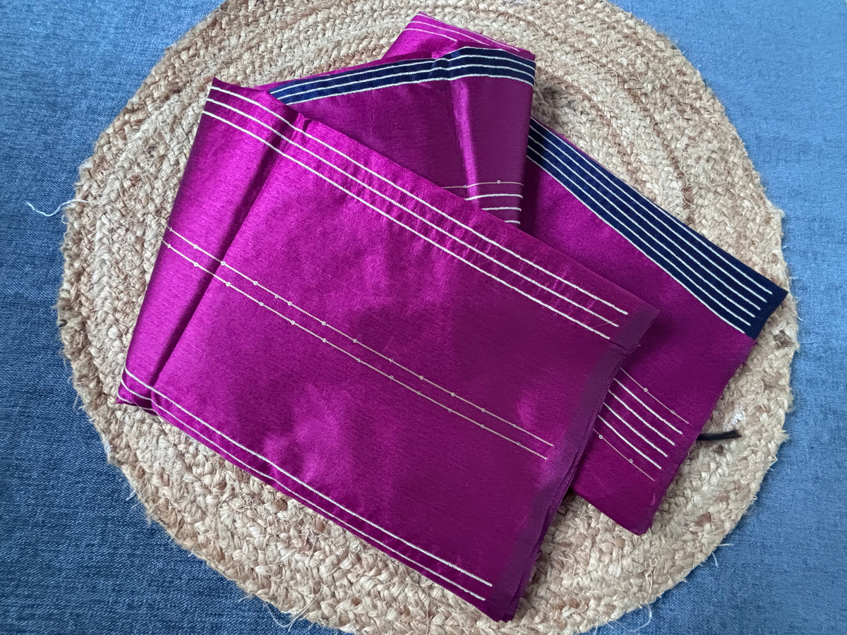Shop semi raw silk saree India – Side drape of textured silk saree