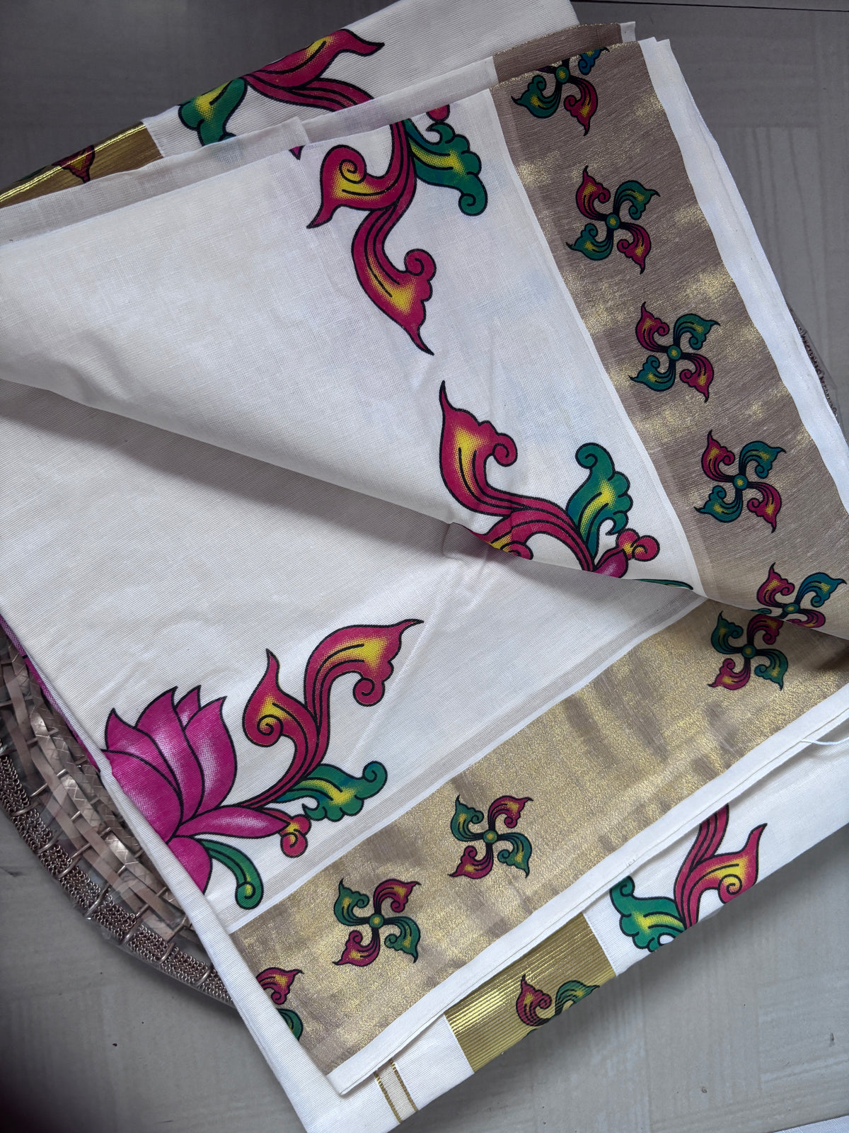 Buy Lotus Kasavu Saree online – Floral Kasavu Saree blouse view