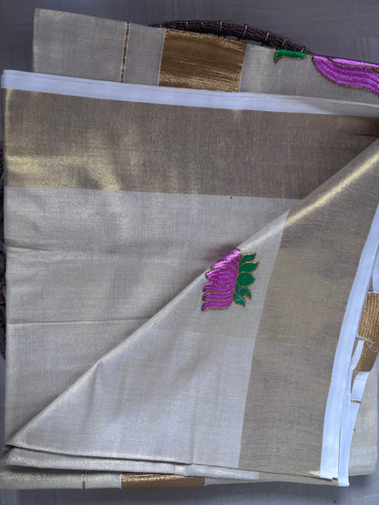 Buy Kasavu Saree with Lotus online – Lotus Kasavu Saree blouse view