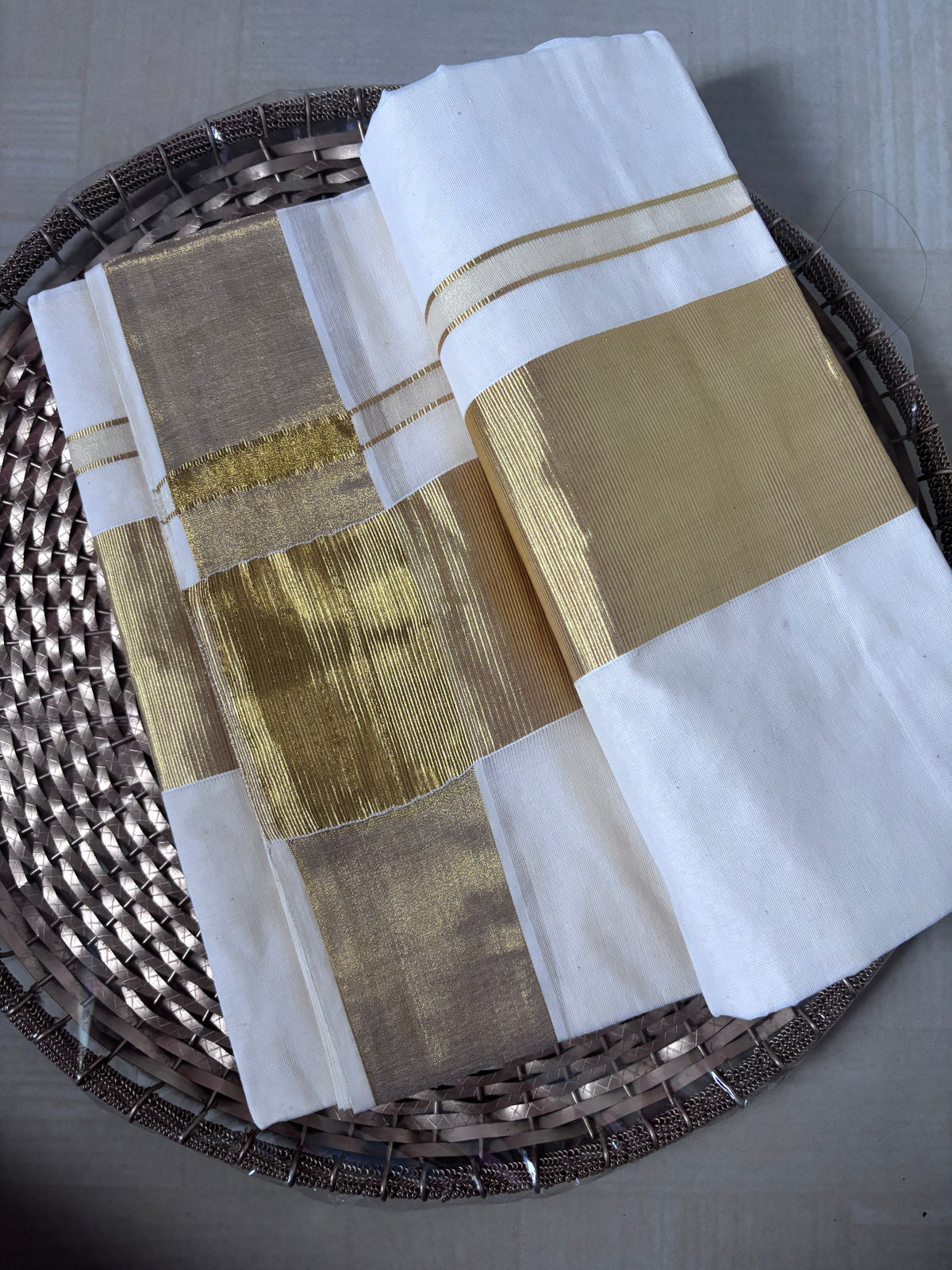 Buy Kerala Kasavu Saree online – Kasavu Saree side view