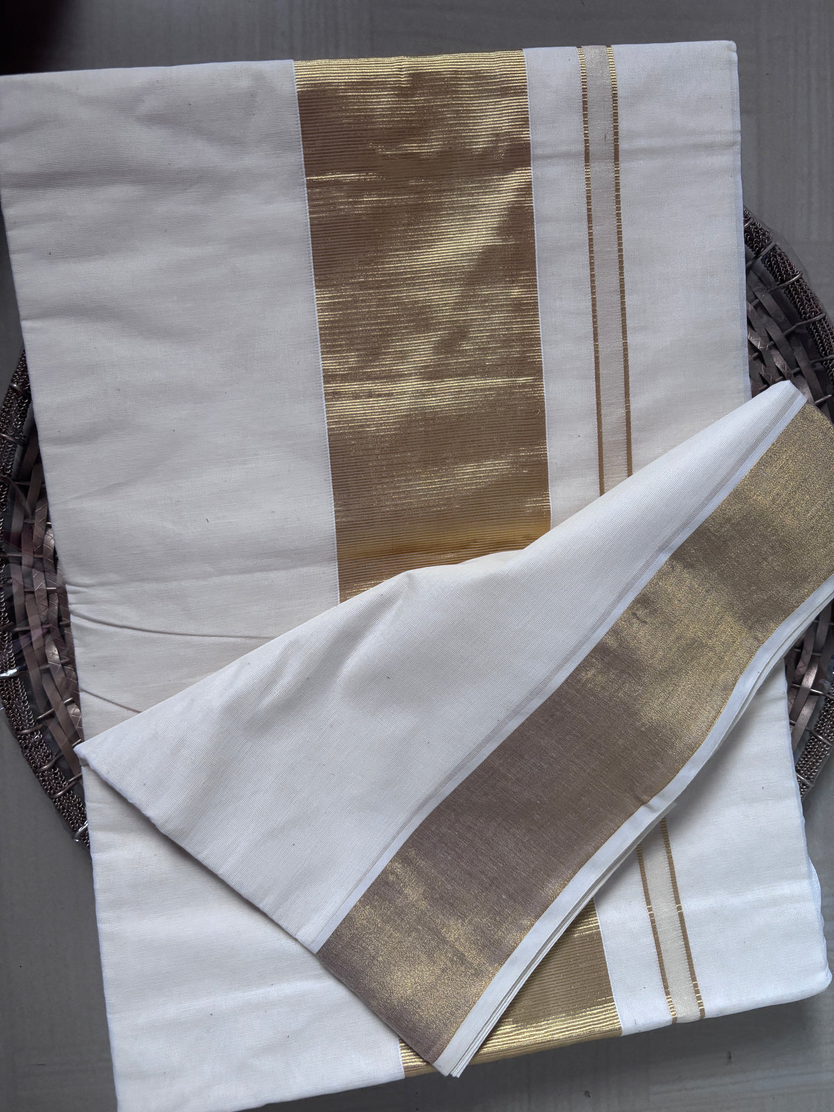 Buy Kerala Kasavu Saree online – Kasavu Saree rear view