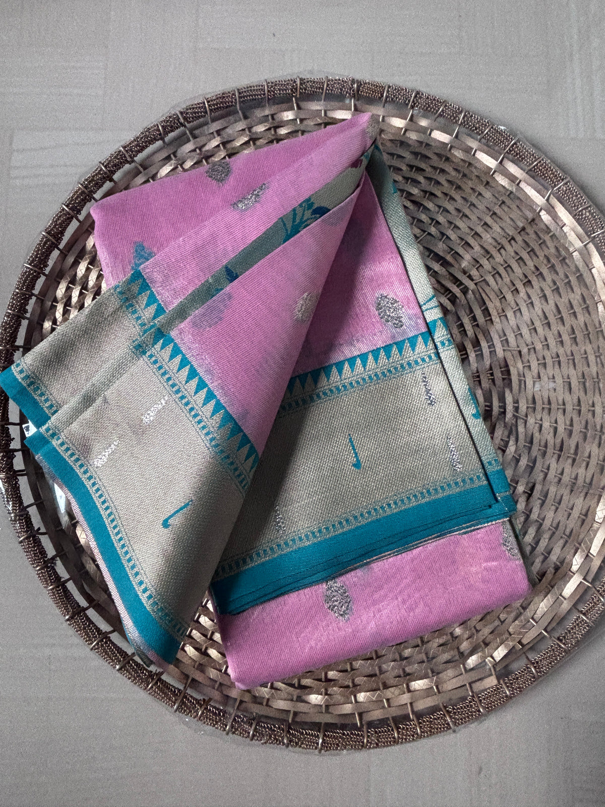 Buy Tissue Silk Saree online – Lavender Bird Motif Saree rear view