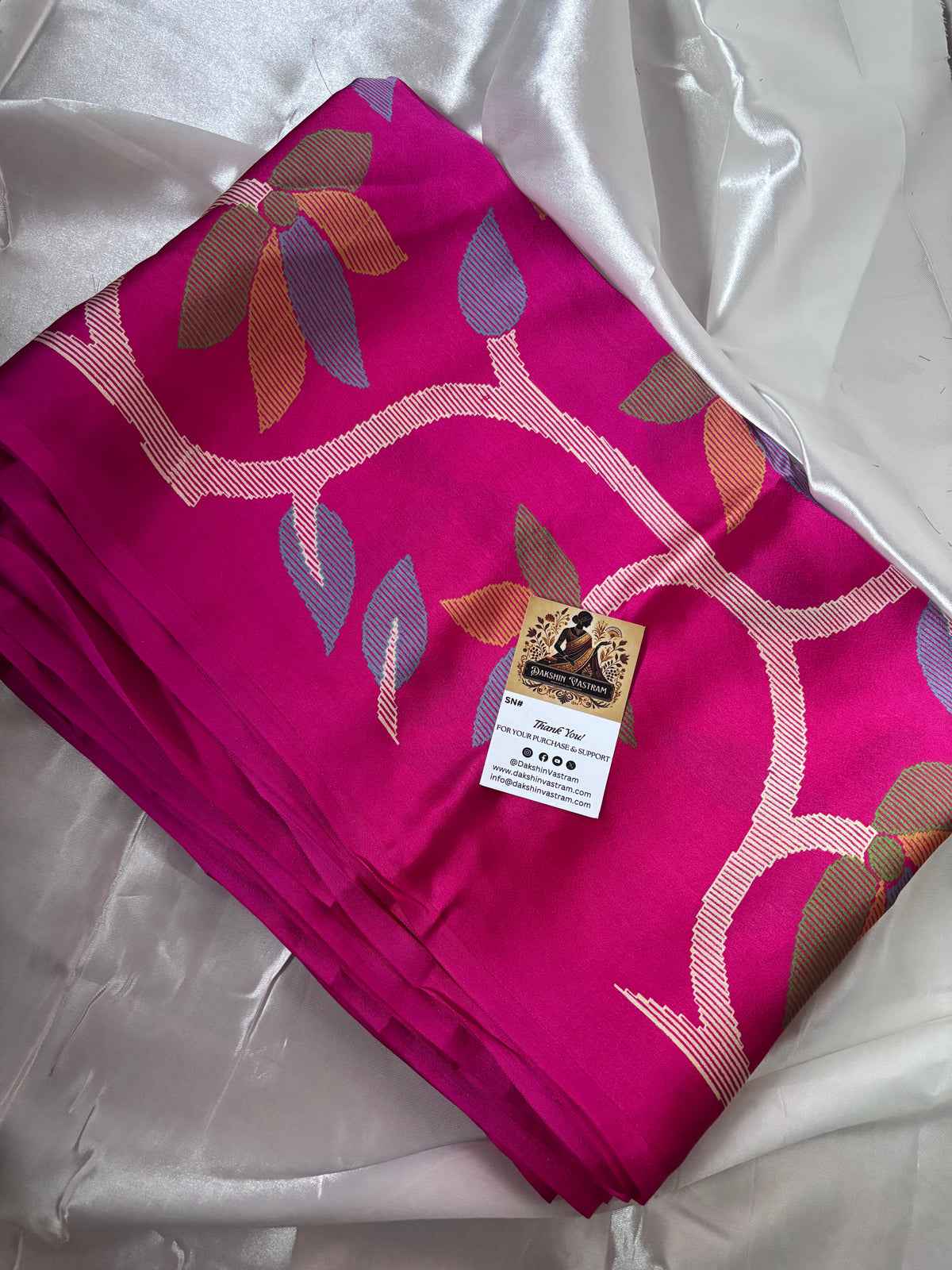 Buy Semi Silk Saree – Rear view showcasing pallu design