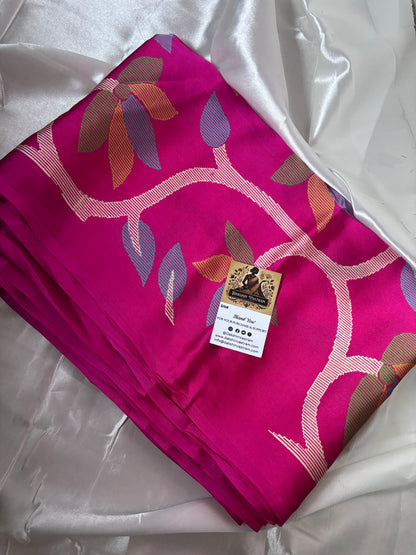 Buy Semi Silk Saree – Rear view showcasing pallu design