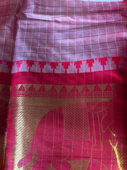 Shop Lightweight Dola Saree – Full saree laid out view