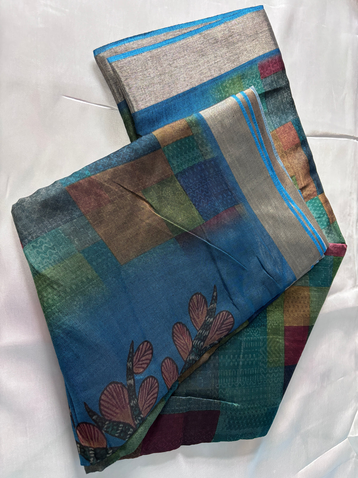 Buy Lightweight Linen Saree – Draped view on model