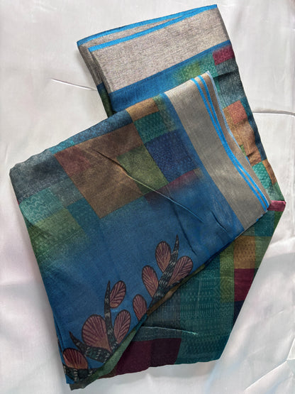 Buy Lightweight Linen Saree – Draped view on model