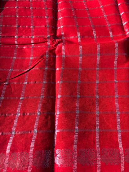Buy Lightweight Cotton Sarees – Rear view with traditional pallu