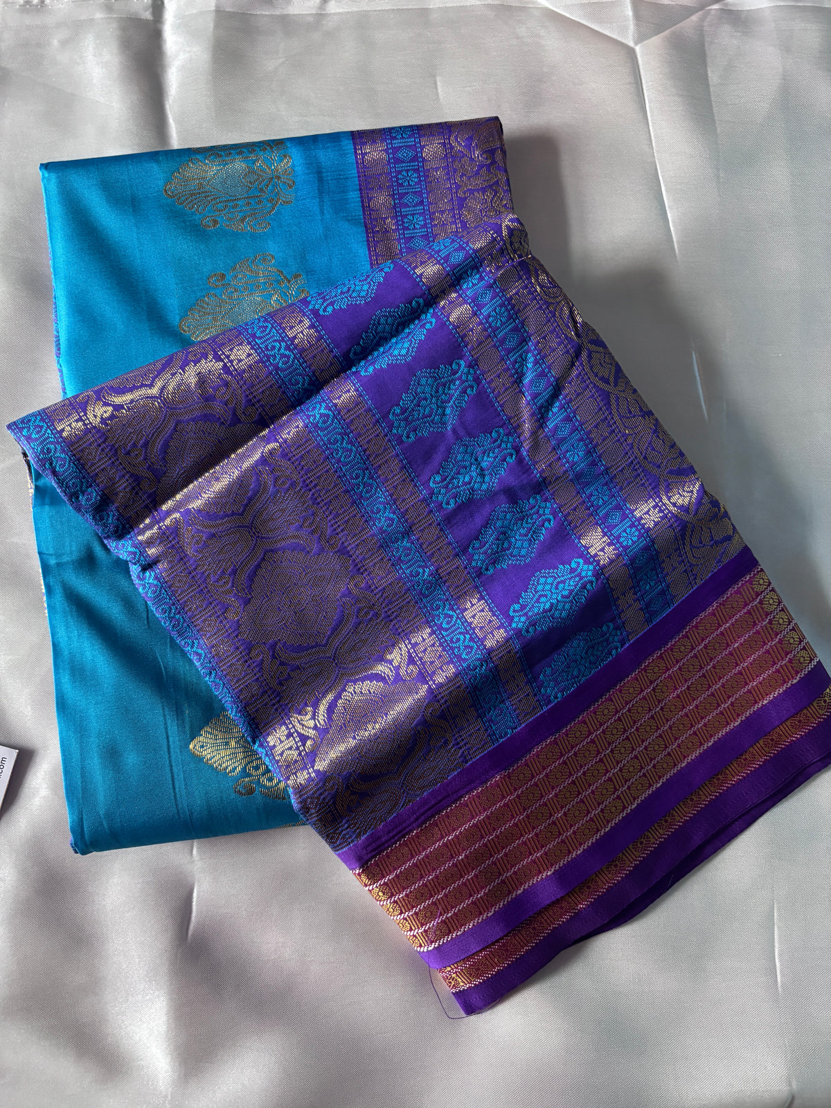 Buy Semi Silk Saree online – Rear angle focusing on pallu design
