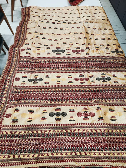 Buy Assam Silk Saree online – Top view of Toss silk saree