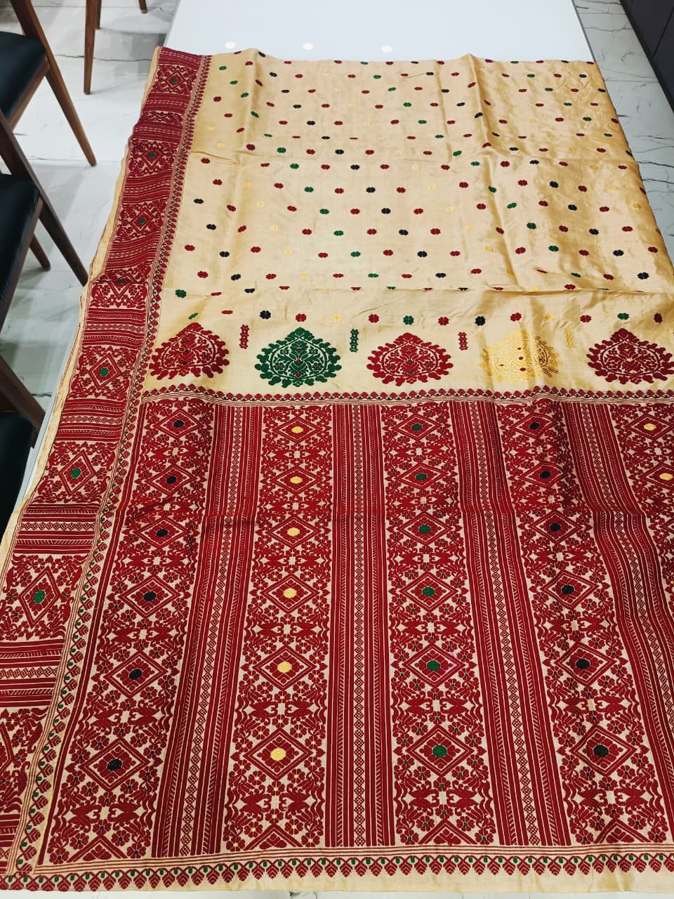 Buy Assam Silk Saree online – Back view of Toss silk saree