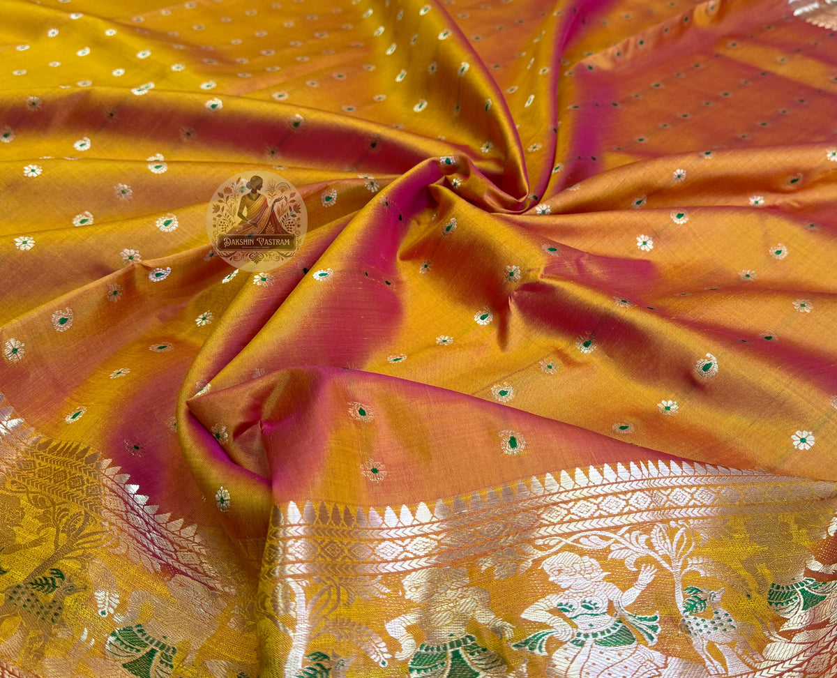 Buy Swarnachari Saree online – Handloom texture close-up